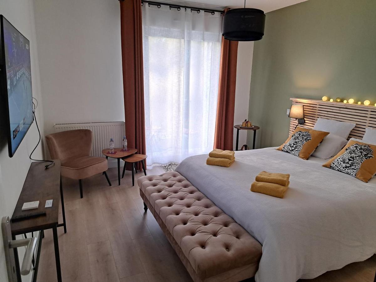 Le Pre Du Buis Bed & Breakfast Yvre-l'Eveque Exterior photo